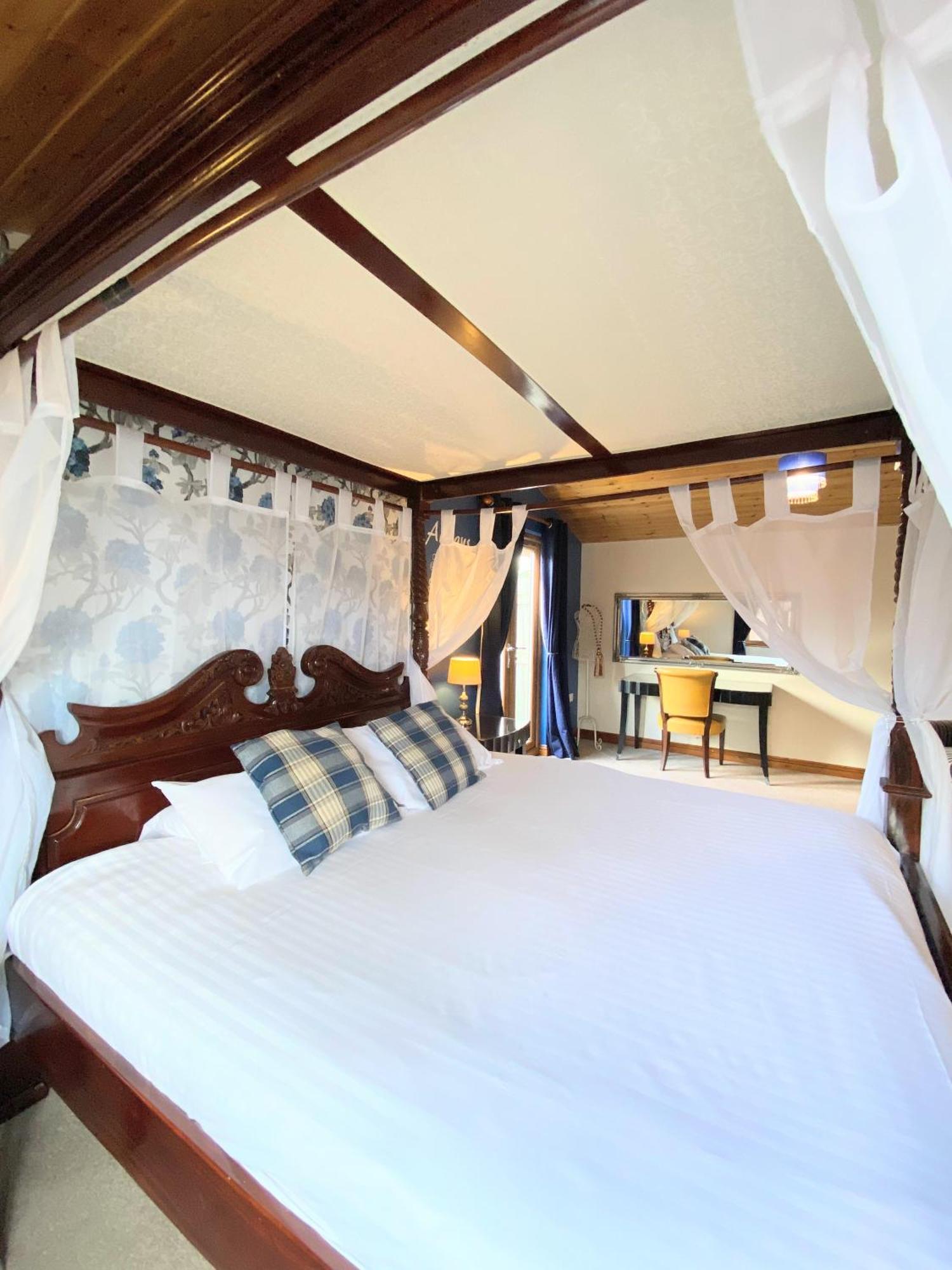 Villa Lomond 5 With Private Hot Tub - Fife - Loch Leven - Lomond Hills - Pet Friendly Kelty Exterior foto